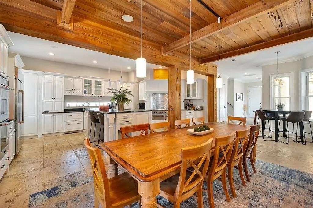 Seas The Day Destiny East Neighborhood Private Villa