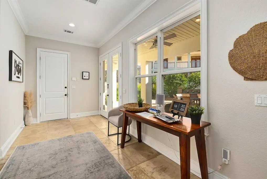 Seas The Day Destiny East Neighborhood Private Villa Holiday home