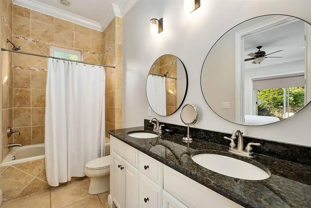 Seas The Day Destiny East Neighborhood Private Villa