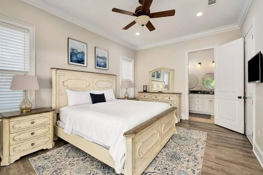 Seas The Day Destiny East Neighborhood Private Villa