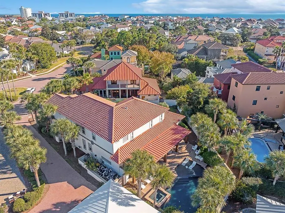 Seas The Day Destiny East Neighborhood Private Villa Holiday home Destin